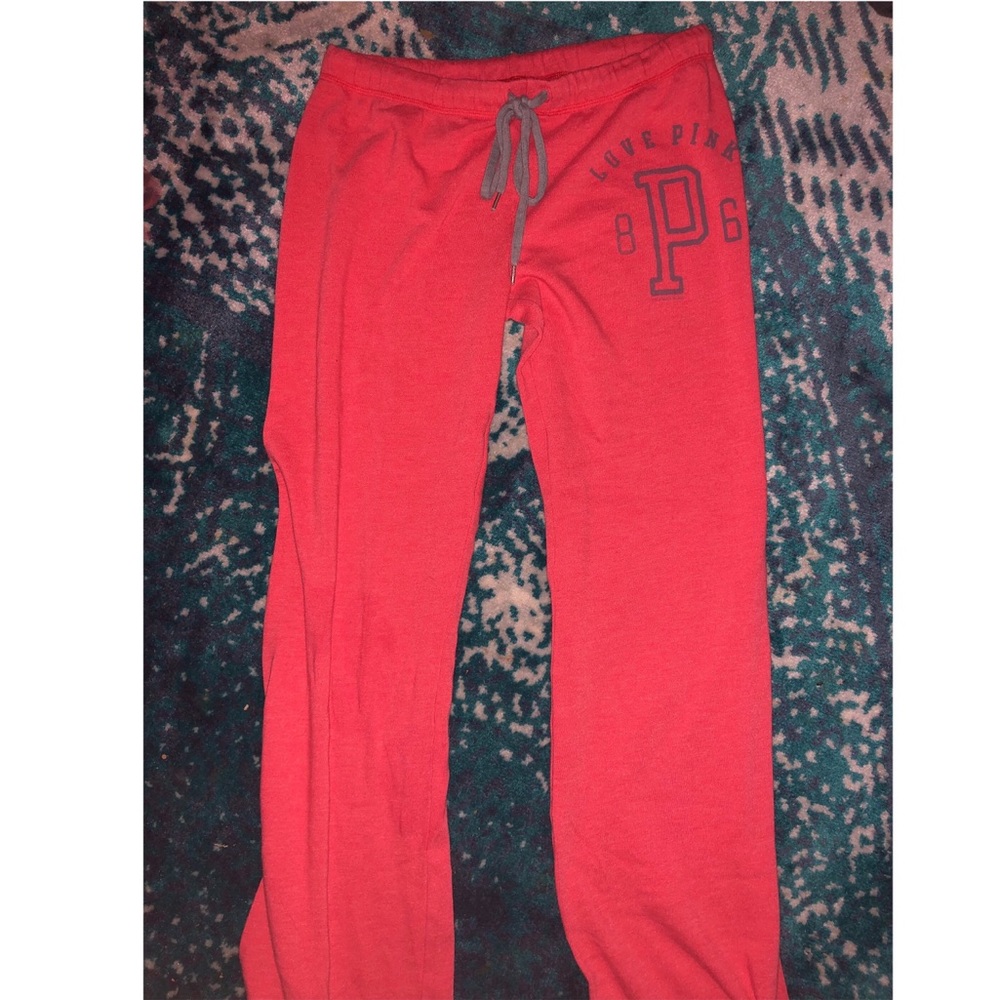 COMFY VICTORIA’S SECRET PINK SWEATS